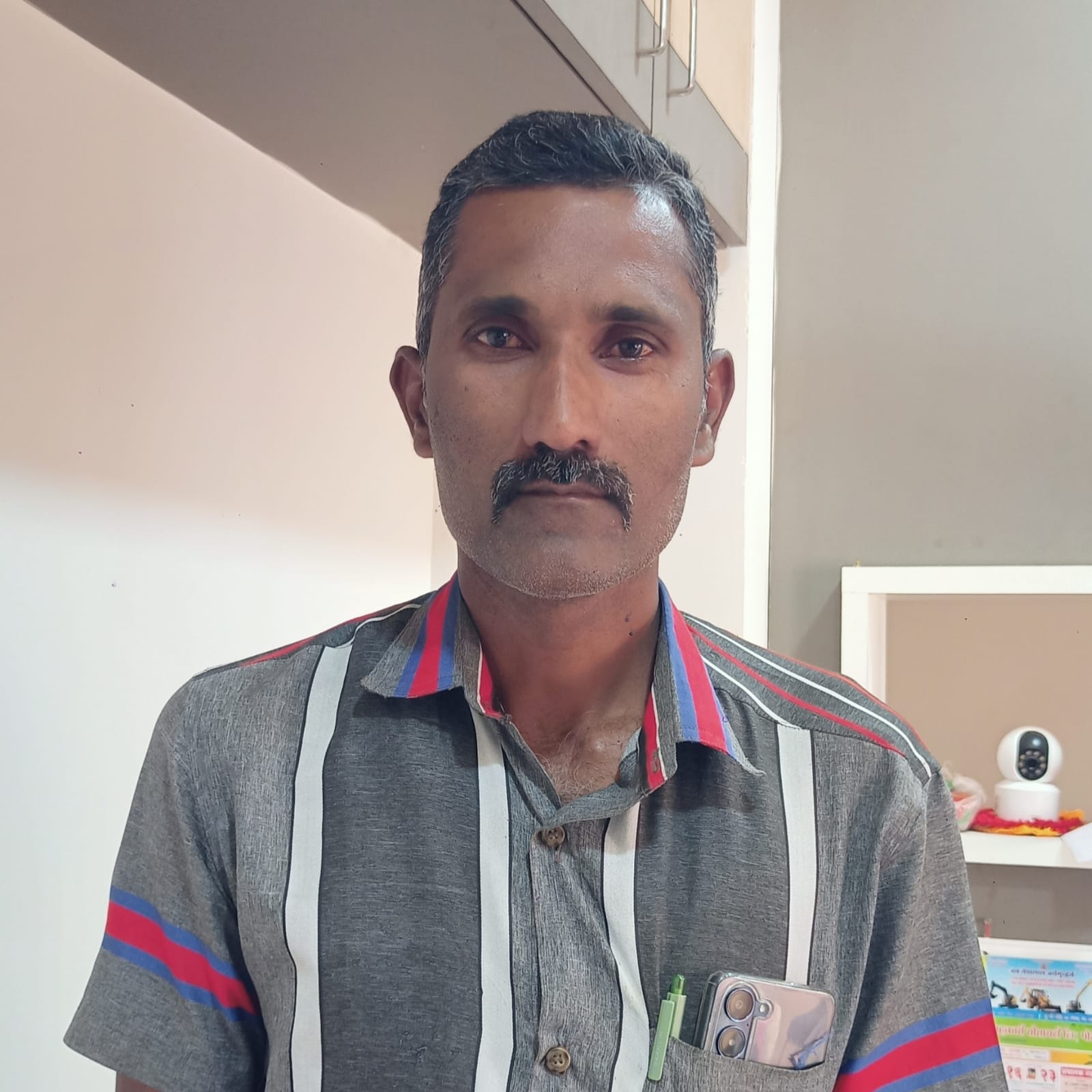 कर्मचारी